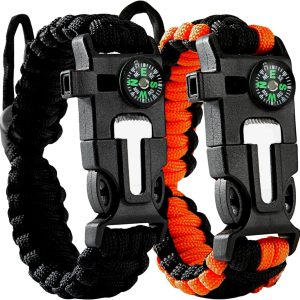 Multifunctional outdoor emergency life-saving bracelet