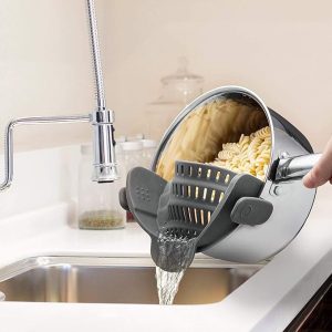 Silicone pasta strainer
